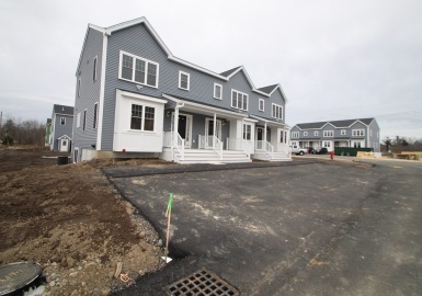 1005 Auburn Street, Whitman, Massachusetts 02382, 2 Bedrooms Bedrooms, 4 Rooms Rooms,1.5 BathroomsBathrooms,Residential,For Sale,Meadowview Gardens,Auburn Street,73108439