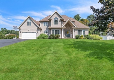 10 Waterford Drive, Westfield, Massachusetts 01085, 4 Bedrooms Bedrooms, 8 Rooms Rooms,2.5 BathroomsBathrooms,Residential,For Sale,Waterford Drive,73155951