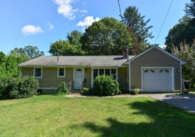 55 Hemenway Road, Framingham, Massachusetts 01701, 3 Bedrooms Bedrooms, 8 Rooms Rooms,1 BathroomBathrooms,Residential,For Sale,Hemenway Road,73161296