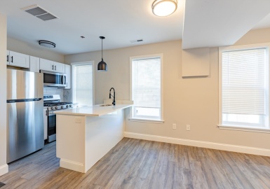 397 West 4th Street, Boston, Massachusetts 02127, 4 Bedrooms Bedrooms, 6 Rooms Rooms,2 BathroomsBathrooms,Residential Lease,For Rent,West 4th Street,73223851