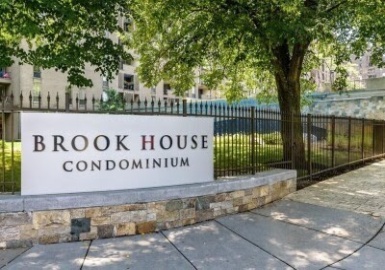 77 Pond Ave, Brookline, Massachusetts 02445, 2 Bedrooms Bedrooms, 5 Rooms Rooms,2 BathroomsBathrooms,Residential Lease,For Rent,Pond Ave,73216131