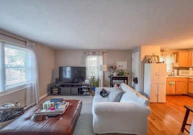 20 Germain Ave, Quincy, Massachusetts 02169, 1 Bedroom Bedrooms, 3 Rooms Rooms,1 BathroomBathrooms,Residential Lease,For Rent,Germain Ave,73222573