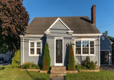 3098 Acushnet Ave, New Bedford, Massachusetts 02745, 4 Bedrooms Bedrooms, 7 Rooms Rooms,1 BathroomBathrooms,Residential,For Sale,Acushnet Ave,73150965