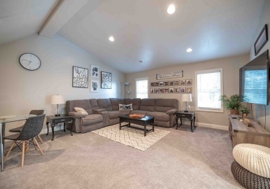 269 Locust St, Fall River, Massachusetts 02720, 3 Bedrooms Bedrooms, 9 Rooms Rooms,3.5 BathroomsBathrooms,Residential,For Sale,Locust St,73158958