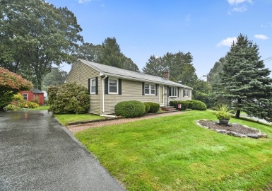 15 Clearview Dr, Marlborough, Massachusetts 01752, 3 Bedrooms Bedrooms, 6 Rooms Rooms,1 BathroomBathrooms,Residential,For Sale,Clearview Dr,73165462