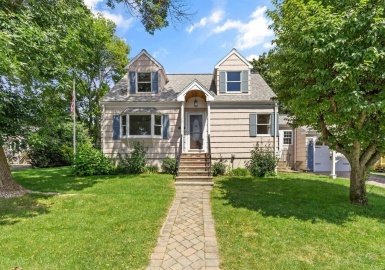 73 Kearney Dr, Lowell, Massachusetts 01852, 3 Bedrooms Bedrooms, 7 Rooms Rooms,2 BathroomsBathrooms,Residential,For Sale,Kearney Dr,73153452