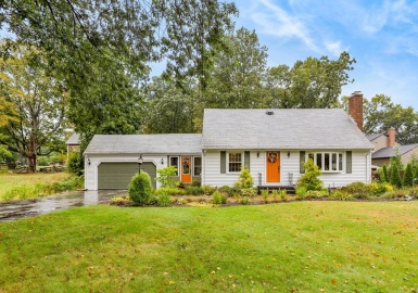 953 S Main St, Attleboro, Massachusetts 02703, 3 Bedrooms Bedrooms, 6 Rooms Rooms,2 BathroomsBathrooms,Residential,For Sale,S Main St,73163978