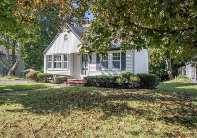 8 Crowell Street, Middleboro, Massachusetts 02346, 4 Bedrooms Bedrooms, 7 Rooms Rooms,1 BathroomBathrooms,Residential,For Sale,Crowell Street,73167170