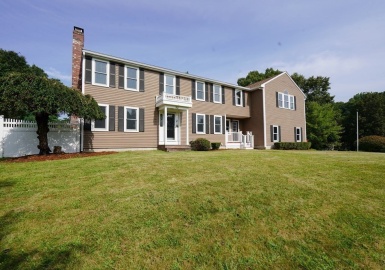 52 Wexford Drive, Mansfield, Massachusetts 02048, 5 Bedrooms Bedrooms, 10 Rooms Rooms,3.5 BathroomsBathrooms,Residential,For Sale,Wexford Drive,73164961