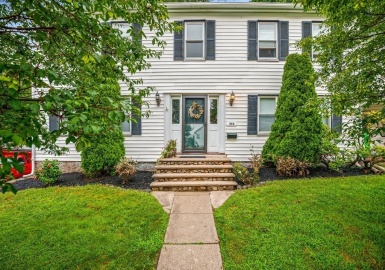 21 N Central St, Peabody, Massachusetts 01960, 2 Bedrooms Bedrooms, 7 Rooms Rooms,1.5 BathroomsBathrooms,Residential,For Sale,N Central St,73157393