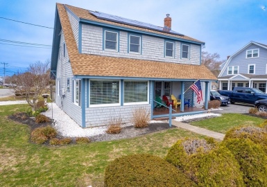 55 Maine Ave, Yarmouth, Massachusetts 02673, 5 Bedrooms Bedrooms, 9 Rooms Rooms,4 BathroomsBathrooms,Residential,For Sale,Maine Ave,73095764