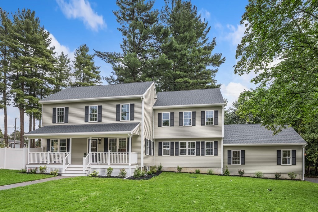 15 Hutchins Cir, Lynnfield, Massachusetts 01940