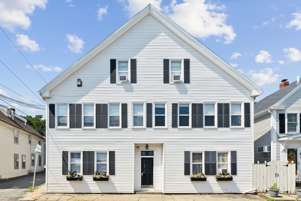 169 Merrimac St, Newburyport, Massachusetts 01950