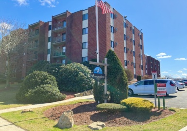 137 Franklin St, Stoneham, Massachusetts 02180, 2 Bedrooms Bedrooms, 5 Rooms Rooms,2 BathroomsBathrooms,Residential Lease,For Rent,Franklin St,73215630