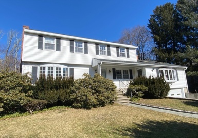 307 Glen Rd, Weston, Massachusetts 02493, 4 Bedrooms Bedrooms, 9 Rooms Rooms,2.5 BathroomsBathrooms,Residential Lease,For Rent,Glen Rd,73212777