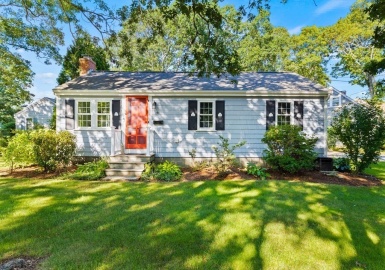 144 Maravista Ave, Falmouth, Massachusetts 02536, 3 Bedrooms Bedrooms, 6 Rooms Rooms,1 BathroomBathrooms,Residential,For Sale,Maravista Ave,73159723