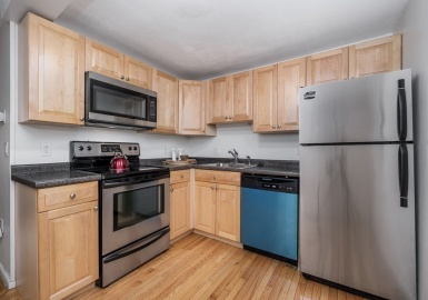 95 Maple St, Malden, Massachusetts 02148, 1 Bedroom Bedrooms, 3 Rooms Rooms,1 BathroomBathrooms,Residential,For Sale,Maple Heights Condominium,Maple St,73158847