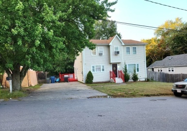 19 Ridgewood Cir., Lawrence, Massachusetts 01843, 5 Bedrooms Bedrooms, 8 Rooms Rooms,2.5 BathroomsBathrooms,Residential,For Sale,Ridgewood Cir.,73161872