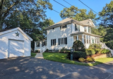21 Kingmont St, Wakefield, Massachusetts 01880, 4 Bedrooms Bedrooms, 7 Rooms Rooms,1.5 BathroomsBathrooms,Residential,For Sale,Kingmont St,73161273