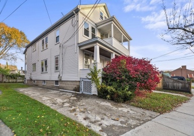 3-5 Quincy St, Arlington, Massachusetts 02476, 3 Bedrooms Bedrooms, 5 Rooms Rooms,2 BathroomsBathrooms,Residential Lease,For Rent,Quincy St,73188186