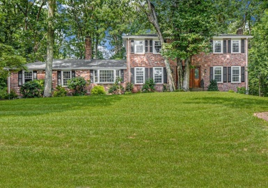 56 Indian Hill Rd, Medfield, Massachusetts 02052, 4 Bedrooms Bedrooms, 9 Rooms Rooms,2.5 BathroomsBathrooms,Residential,For Sale,Indian Hill Rd,73156133