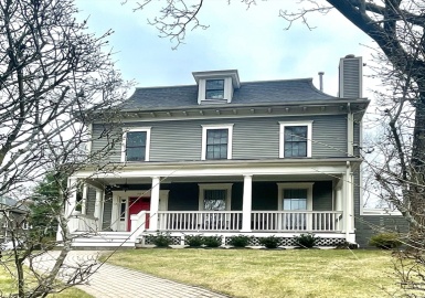 704 Beacon St, Newton, Massachusetts 02459, 4 Bedrooms Bedrooms, 7 Rooms Rooms,3.5 BathroomsBathrooms,Residential Lease,For Rent,Beacon St,73219644