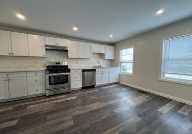 71 High St, Milford, Massachusetts 01757, 3 Bedrooms Bedrooms, 5 Rooms Rooms,1.5 BathroomsBathrooms,Residential Lease,For Rent,High St,73227168