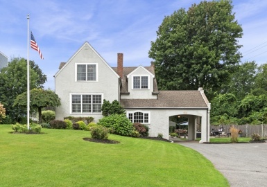 864 Humphrey Street, Swampscott, Massachusetts 01907, 5 Bedrooms Bedrooms, 11 Rooms Rooms,3.5 BathroomsBathrooms,Residential,For Sale,Humphrey Street,73155432