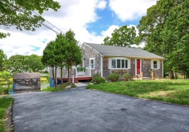 171 Edgewater W, Falmouth, Massachusetts 02536, 3 Bedrooms Bedrooms, 6 Rooms Rooms,2 BathroomsBathrooms,Residential Lease,For Rent,Edgewater W,73187931
