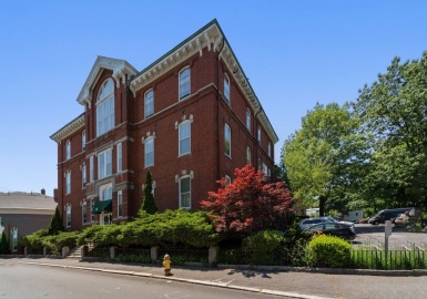 35 Flint Street, Salem, Massachusetts 01970, 2 Bedrooms Bedrooms, 5 Rooms Rooms,1 BathroomBathrooms,Residential,For Sale,Bowditch Place Condominiums,Flint Street,73161147
