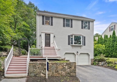 137 Woodland Road, Malden, Massachusetts 02148, 3 Bedrooms Bedrooms, 6 Rooms Rooms,2.5 BathroomsBathrooms,Residential,For Sale,Woodland Road,73144707