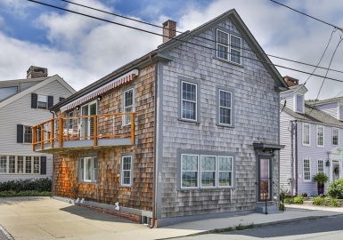 180 Water St, Newburyport, Massachusetts 01950, 4 Bedrooms Bedrooms, 7 Rooms Rooms,2 BathroomsBathrooms,Residential,For Sale,Water St,73150069