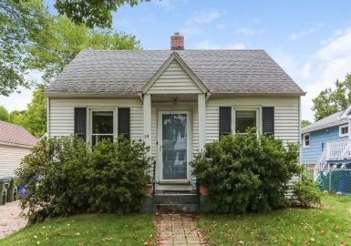 14 Bentley St, Springfield, Massachusetts 01108, 1 Bedroom Bedrooms, 4 Rooms Rooms,1 BathroomBathrooms,Residential,For Sale,Bentley St,73159607
