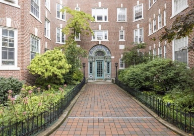 1572 Massachusetts Avenue, Cambridge, Massachusetts 02138, 1 Bedroom Bedrooms, 4 Rooms Rooms,1 BathroomBathrooms,Residential,For Sale,Massachusetts Avenue,73161662