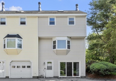42 Frederick Street, Dracut, Massachusetts 01826, 2 Bedrooms Bedrooms, 7 Rooms Rooms,1.5 BathroomsBathrooms,Residential,For Sale,Oak Knoll Condominiums,Frederick Street,73111693
