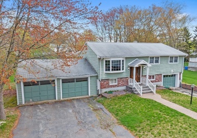 65 Forest Park Ave, Billerica, Massachusetts 01862, 3 Bedrooms Bedrooms, 7 Rooms Rooms,1 BathroomBathrooms,Residential,For Sale,Forest Park Ave,73106401