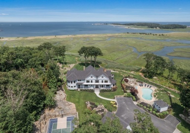 20 Wood Island Rd, Scituate, Massachusetts 02066, 5 Bedrooms Bedrooms, 12 Rooms Rooms,5.5 BathroomsBathrooms,Residential,For Sale,Wood Island Rd,73079445