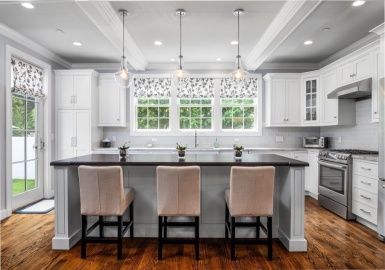 172 State St, Newburyport, Massachusetts 01950, 3 Bedrooms Bedrooms, 6 Rooms Rooms,2.5 BathroomsBathrooms,Residential,For Sale,State St,73155511