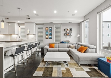 117 Bolton Street, Boston, Massachusetts 02127, 3 Bedrooms Bedrooms, 5 Rooms Rooms,2.5 BathroomsBathrooms,Residential,For Sale,Bolton Street,73107451