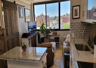 70 Southbridge St, Worcester, Massachusetts 01608, 1 Bedroom Bedrooms, 3 Rooms Rooms,1 BathroomBathrooms,Residential,For Sale,Madison Tower,Southbridge St,73153948