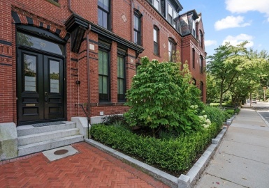 57 Monnmouth St, Brookline, Massachusetts 02446, 5 Bedrooms Bedrooms, 10 Rooms Rooms,3.5 BathroomsBathrooms,Residential Lease,For Rent,Monnmouth St,73232932