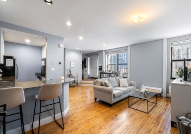 330 1/2 E Street, Boston, Massachusetts 02127, 4 Bedrooms Bedrooms, 6 Rooms Rooms,2 BathroomsBathrooms,Residential Lease,For Rent,E Street,73227170
