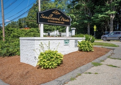 45 Macy Street, Amesbury, Massachusetts 01913, 2 Bedrooms Bedrooms, 4 Rooms Rooms,1 BathroomBathrooms,Residential,For Sale,Sandlewood Pointe,Macy Street,73149081