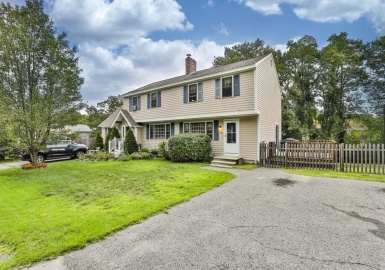 12 Christie Dr, Newburyport, Massachusetts 01950, 2 Bedrooms Bedrooms, 5 Rooms Rooms,1 BathroomBathrooms,Residential,For Sale,Christie Dr,73159248