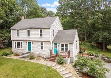 646 Wachusett St, Leominster, Massachusetts 01453, 3 Bedrooms Bedrooms, 8 Rooms Rooms,2.5 BathroomsBathrooms,Residential,For Sale,Wachusett St,73154236