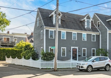 48 Liberty Street, Newburyport, Massachusetts 01950, 4 Bedrooms Bedrooms, 6 Rooms Rooms,3 BathroomsBathrooms,Residential,For Sale,Two And Four Condominiums,Liberty Street,73113643