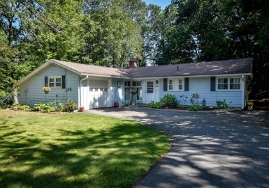 16 Foster Drive, Framingham, Massachusetts 01701, 3 Bedrooms Bedrooms, 7 Rooms Rooms,1.5 BathroomsBathrooms,Residential,For Sale,Foster Drive,73157080