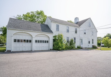 214 Central Ave, Seekonk, Massachusetts 02771, 4 Bedrooms Bedrooms, 9 Rooms Rooms,2 BathroomsBathrooms,Residential,For Sale,Central Ave,73116098