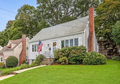 19 Elliott Street, Melrose, Massachusetts 02176, 2 Bedrooms Bedrooms, 6 Rooms Rooms,2 BathroomsBathrooms,Residential,For Sale,Elliott Street,73164783