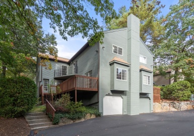 17 E. Bluff Rd, Ashland, Massachusetts 01721, 2 Bedrooms Bedrooms, 6 Rooms Rooms,2.5 BathroomsBathrooms,Residential,For Sale,Spyglass Hill,E. Bluff Rd,73169510